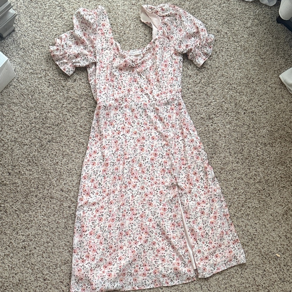 Chic Floral Midi Dress with Puff Sleeves